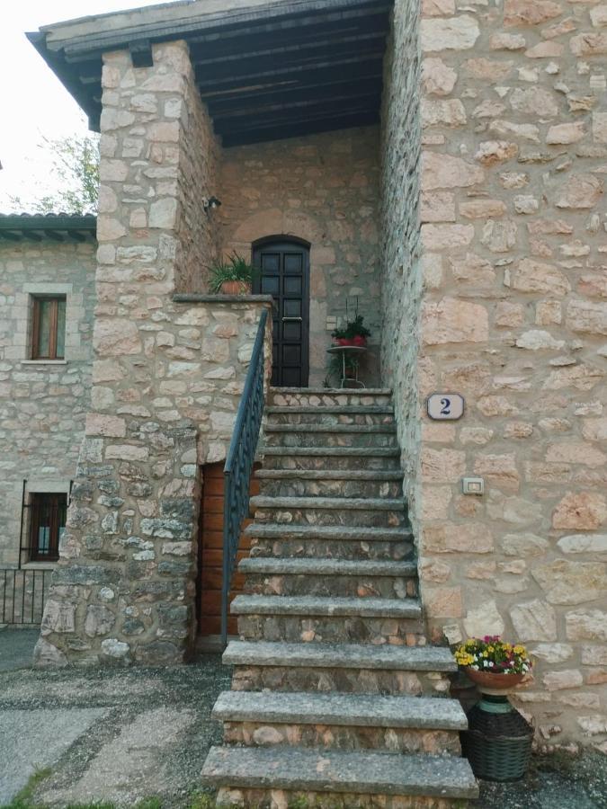 Hotel La Casa Dei Fagiani Foligno Esterno foto
