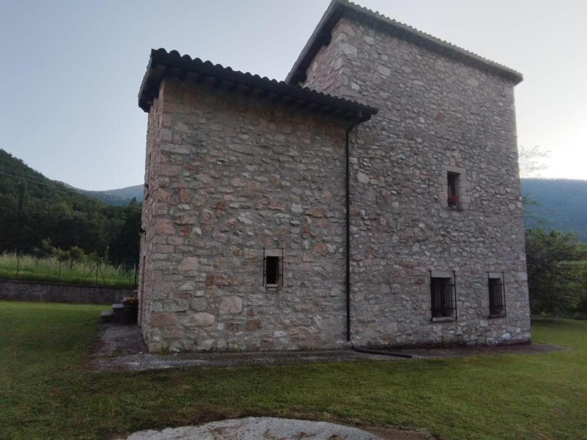 Hotel La Casa Dei Fagiani Foligno Esterno foto