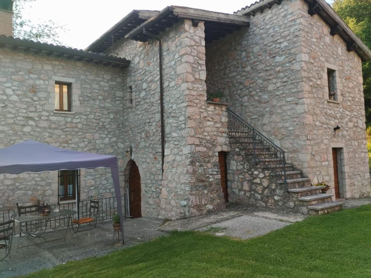 Hotel La Casa Dei Fagiani Foligno Esterno foto