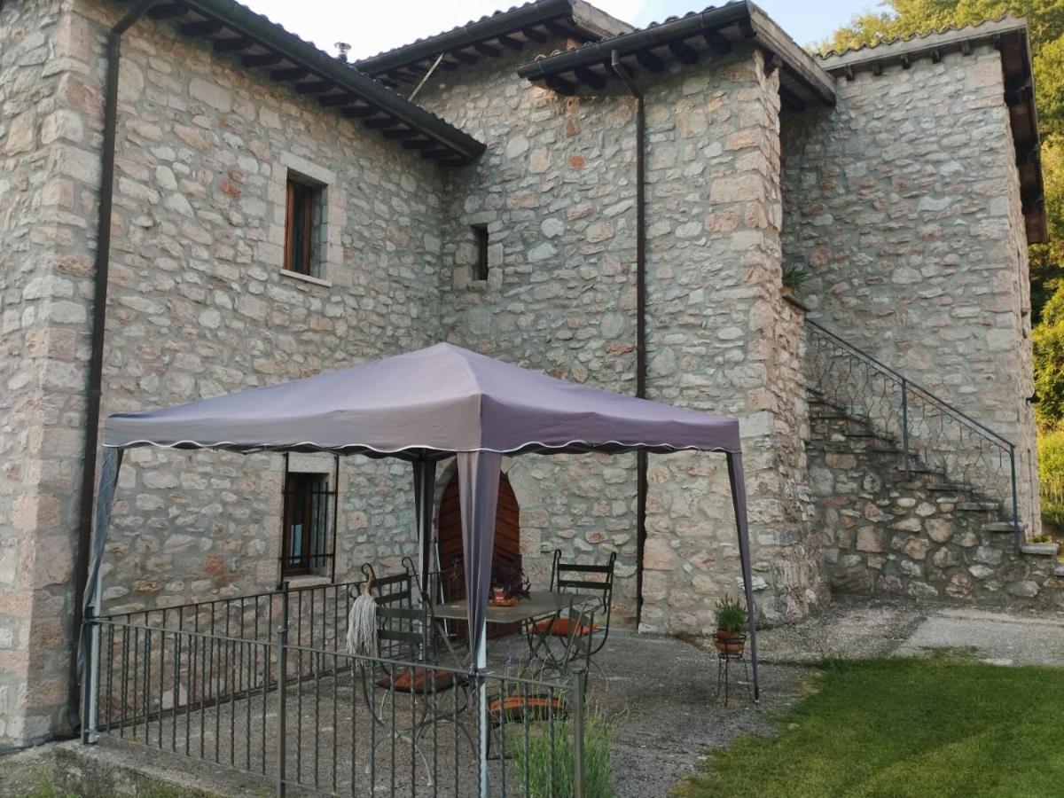 Hotel La Casa Dei Fagiani Foligno Esterno foto