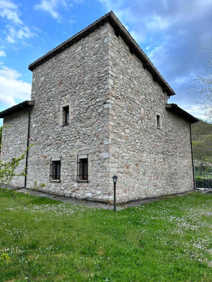 Hotel La Casa Dei Fagiani Foligno Esterno foto