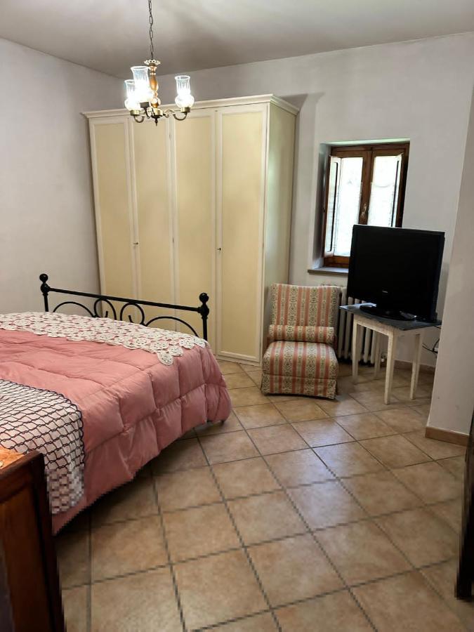Hotel La Casa Dei Fagiani Foligno Esterno foto