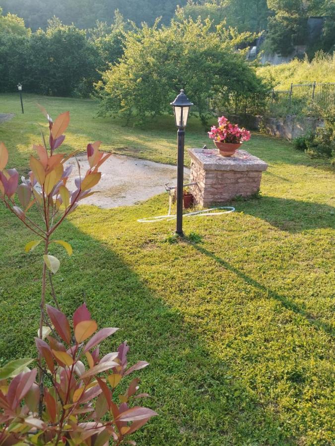 Hotel La Casa Dei Fagiani Foligno Esterno foto